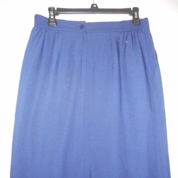 Sag Harbor Skirt Navy Blue Lined - Picture 4 of 6